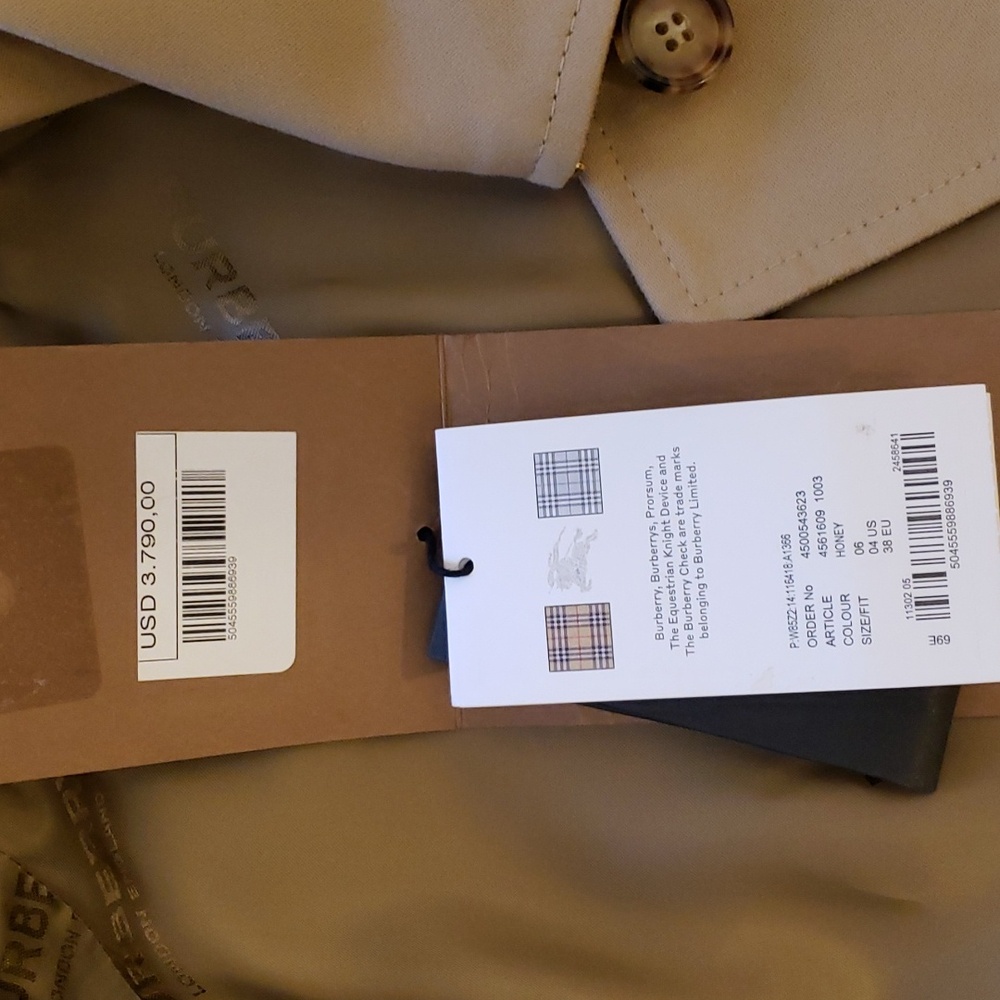BURBERRY HONEY COTTON GABARDINE CAR COAT TRENCH WITH CASHMERE CHECK SCARF DETAIL - Picture 11 of 14
